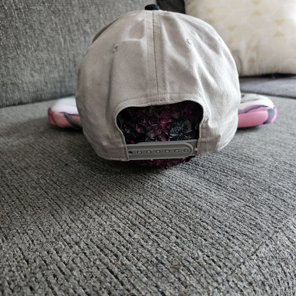 Nintendo Snapback Hat - Picture 3 of 7